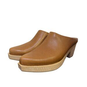 Coclico Designer Leather Platform Mules In Soft Caramel Tone & Wooden Base